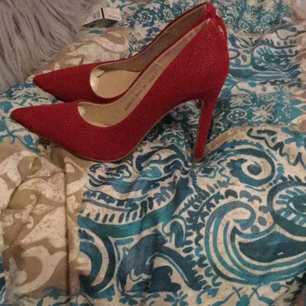 High heels - Picture 3 of 3